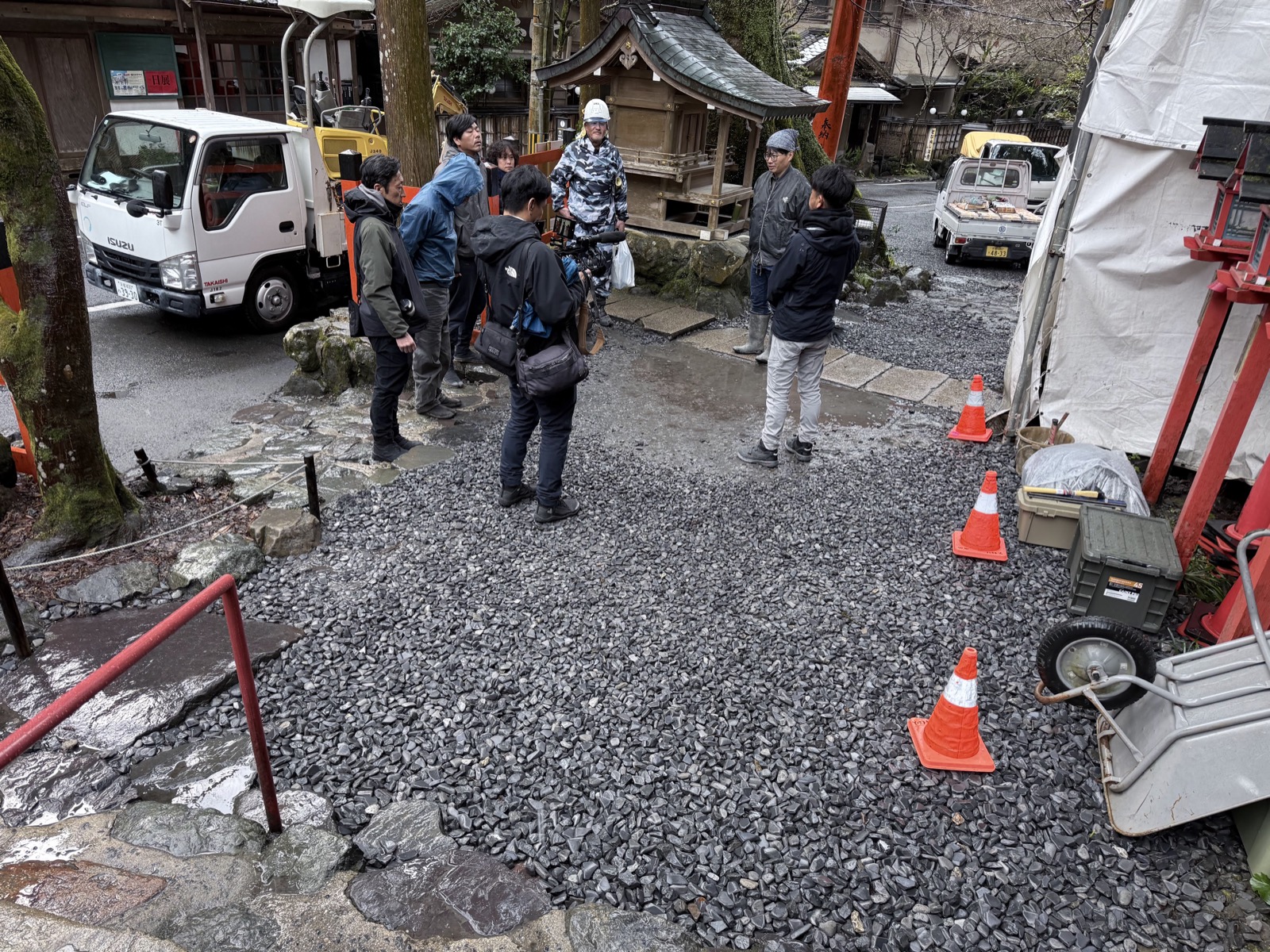 施工前：本宮・二の鳥居の参道（2026年3月）。